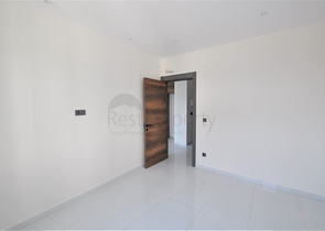 شقة ضمن مجمع بخدمات فاخرة -في الانيا / محمودلار 