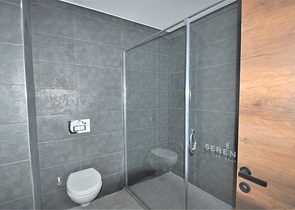 شقة ضمن مجمع بخدمات فاخرة -في الانيا / محمودلار 