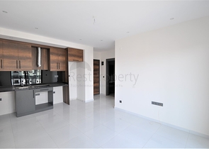 شقة ضمن مجمع بخدمات فاخرة -في الانيا / محمودلار 