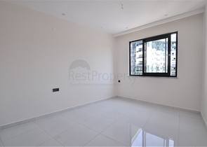 شقة ضمن مجمع بخدمات فاخرة -في الانيا / محمودلار 