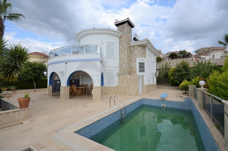 اطلالة بحر - فيلا مستقلة مع مسبح خاص -في كارجيجاك / الانيا 