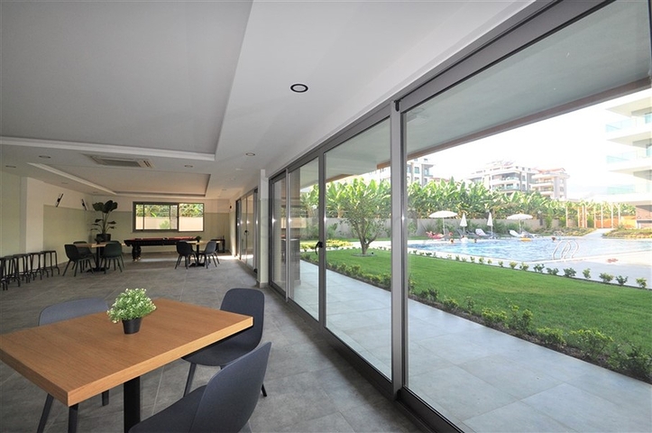 شقق اطلالة بحر في كاستل - غرفة وصالة -ضمن مجمع حديث - كاستل/ الانيا 