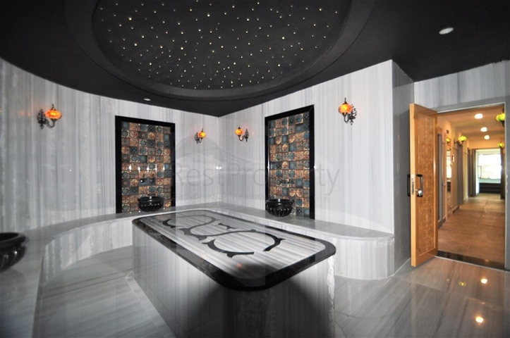 شقق اطلالة بحر في كاستل - غرفة وصالة -ضمن مجمع حديث - كاستل/ الانيا 