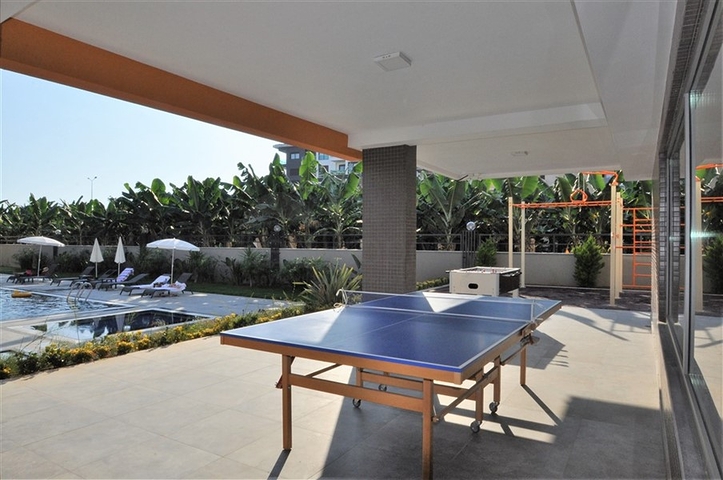 شقق اطلالة بحر في كاستل - غرفة وصالة -ضمن مجمع حديث - كاستل/ الانيا 