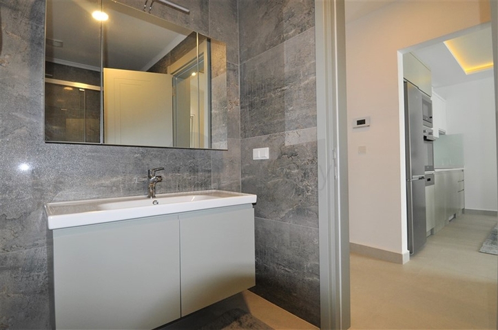 شقق اطلالة بحر في كاستل - غرفة وصالة -ضمن مجمع حديث - كاستل/ الانيا 