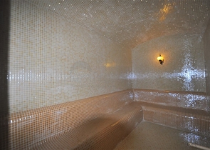 شقق اطلالة بحر في كاستل - غرفة وصالة -ضمن مجمع حديث - كاستل/ الانيا 