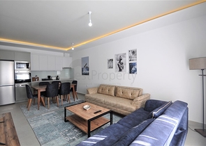 شقق اطلالة بحر في كاستل - غرفة وصالة -ضمن مجمع حديث - كاستل/ الانيا 