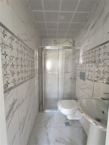 شقة 3 غرف وصالة مع مطبخ منفصل - مجمع سكني جديد -في محمودلار /الانيا 