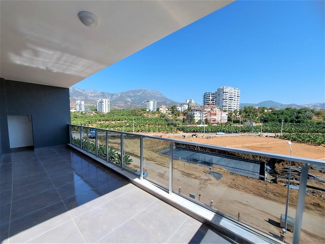 شقة 3 غرف وصالة مع مطبخ منفصل - مجمع سكني جديد -في محمودلار /الانيا 