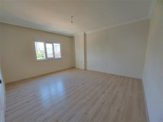 شقة 3 غرف وصالة مع مطبخ منفصل - مجمع سكني جديد -في محمودلار /الانيا 