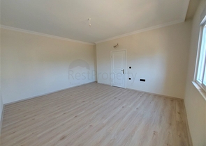 شقة 3 غرف وصالة مع مطبخ منفصل - مجمع سكني جديد -في محمودلار /الانيا 