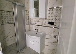 شقة 3 غرف وصالة مع مطبخ منفصل - مجمع سكني جديد -في محمودلار /الانيا 