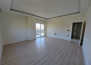 شقة 3 غرف وصالة مع مطبخ منفصل - مجمع سكني جديد -في محمودلار /الانيا 