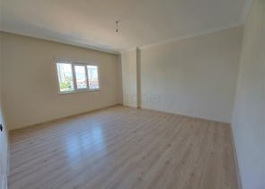 شقة 3 غرف وصالة مع مطبخ منفصل - مجمع سكني جديد -في محمودلار /الانيا 