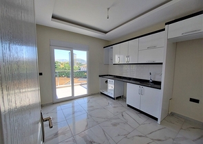 شقة 3 غرف وصالة مع مطبخ منفصل - مجمع سكني جديد -في محمودلار /الانيا 