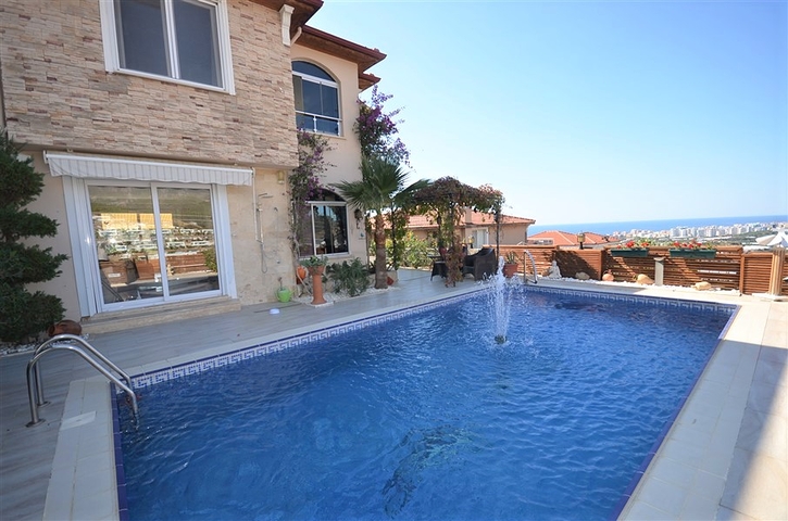 فيلا اطلالة بحر في الانيا -سعر مناسب - مسبح خاص -في كارجيجاك / الانيا 