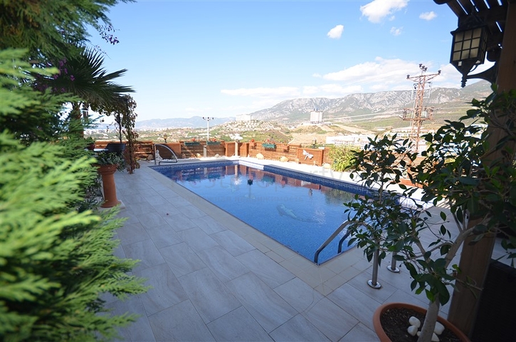 فيلا اطلالة بحر في الانيا -سعر مناسب - مسبح خاص -في كارجيجاك / الانيا 