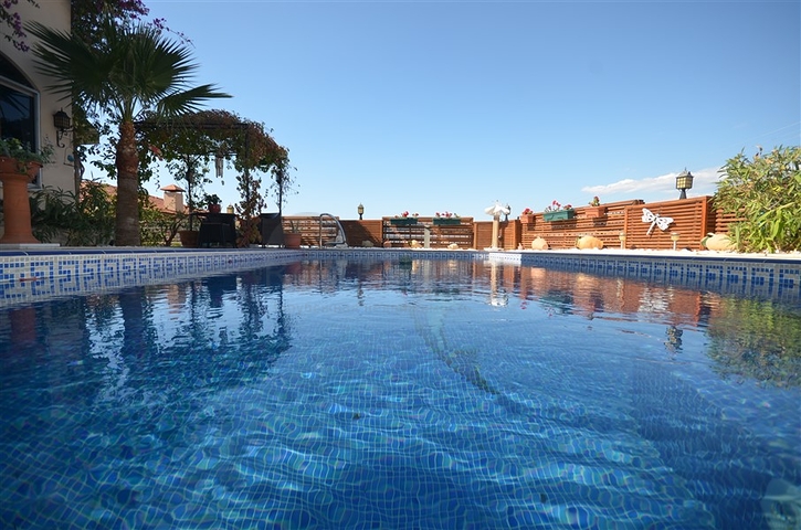 فيلا اطلالة بحر في الانيا -سعر مناسب - مسبح خاص -في كارجيجاك / الانيا 