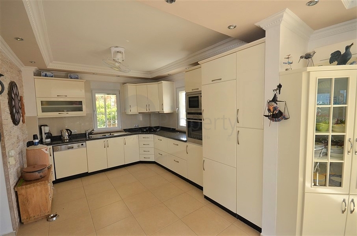 فيلا اطلالة بحر في الانيا -سعر مناسب - مسبح خاص -في كارجيجاك / الانيا 