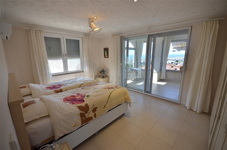 فيلا اطلالة بحر في الانيا -سعر مناسب - مسبح خاص -في كارجيجاك / الانيا 