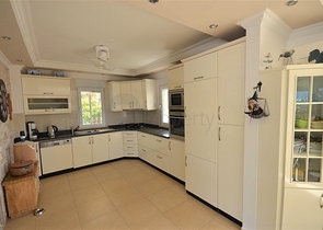 فيلا اطلالة بحر في الانيا -سعر مناسب - مسبح خاص -في كارجيجاك / الانيا 