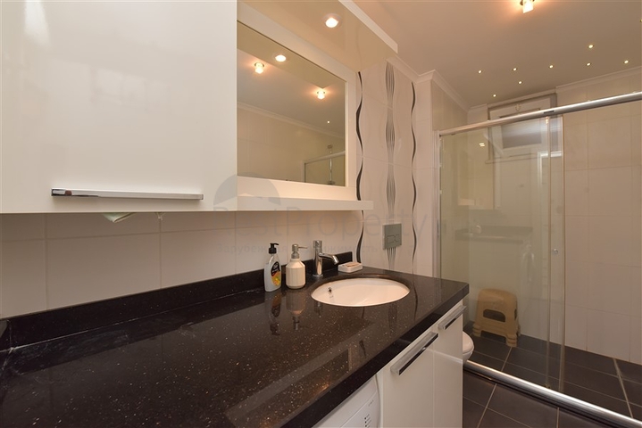 شقة للبيع في اوبا - غرفة وصالة -مفروشة -في مدينة الانيا 