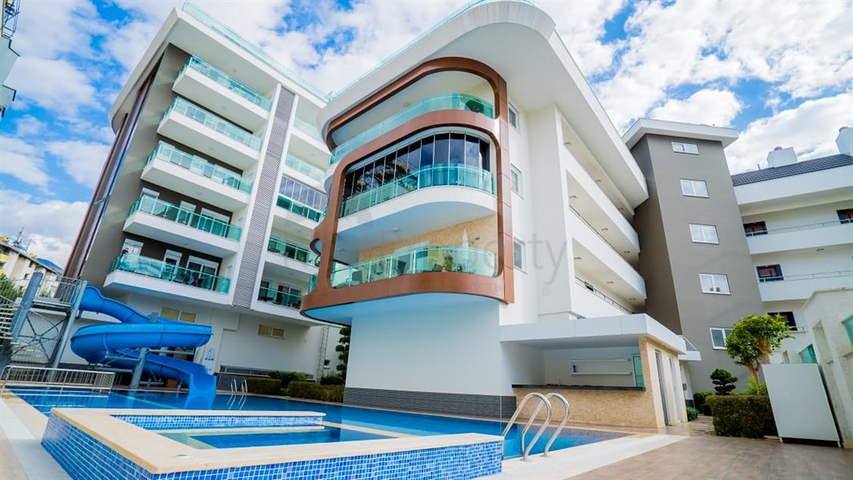 شقة فاخرة قريبة من شاطئ كليوباترا - تصميم 1+2 - اثاث انيق - في مركز الانيا 