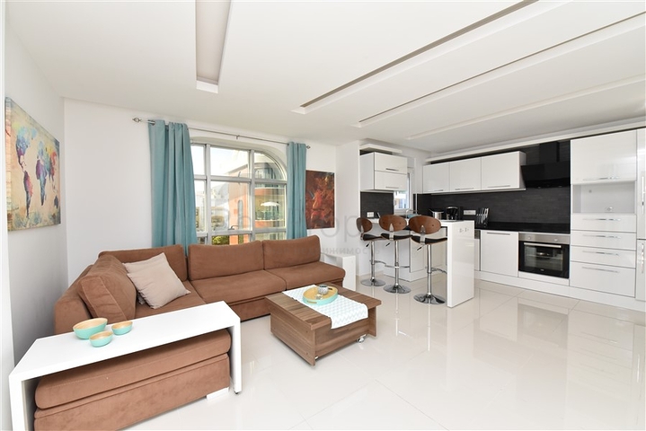 شقة فاخرة قريبة من شاطئ كليوباترا - تصميم 1+2 - اثاث انيق - في مركز الانيا 