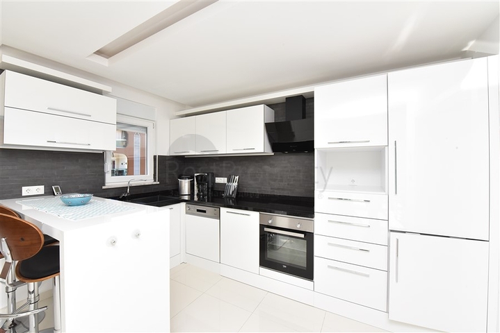 شقة فاخرة قريبة من شاطئ كليوباترا - تصميم 1+2 - اثاث انيق - في مركز الانيا 