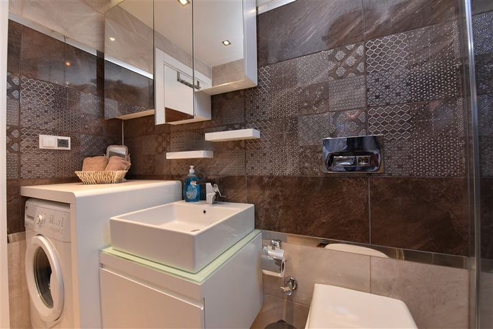 شقة فاخرة قريبة من شاطئ كليوباترا - تصميم 1+2 - اثاث انيق - في مركز الانيا 