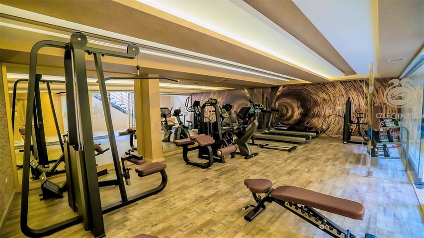 شقة فاخرة قريبة من شاطئ كليوباترا - تصميم 1+2 - اثاث انيق - في مركز الانيا 