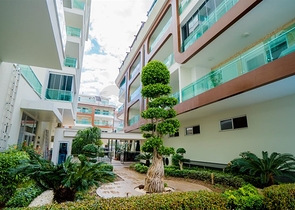 شقة فاخرة قريبة من شاطئ كليوباترا - تصميم 1+2 - اثاث انيق - في مركز الانيا 