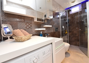 شقة فاخرة قريبة من شاطئ كليوباترا - تصميم 1+2 - اثاث انيق - في مركز الانيا 