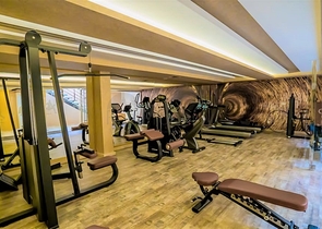 شقة فاخرة قريبة من شاطئ كليوباترا - تصميم 1+2 - اثاث انيق - في مركز الانيا 