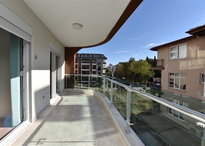 شقة فاخرة قريبة من شاطئ كليوباترا - تصميم 1+2 - اثاث انيق - في مركز الانيا 