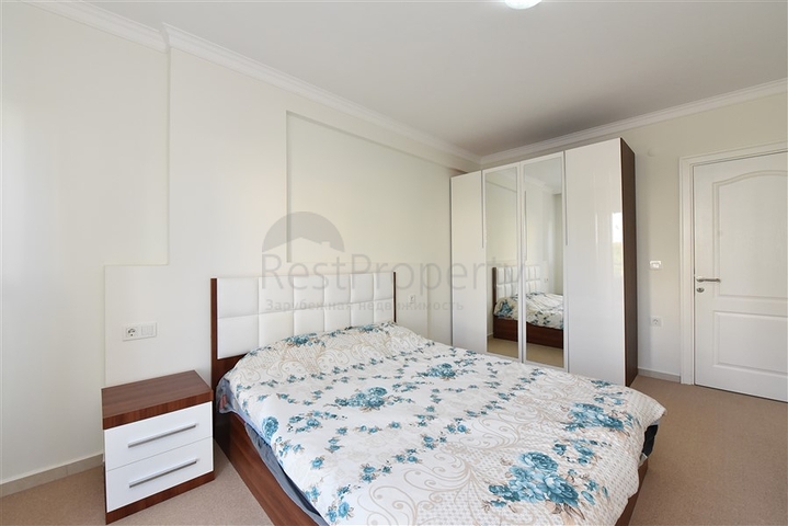 1 + 1 شقة للإيجار على الخط الأول 