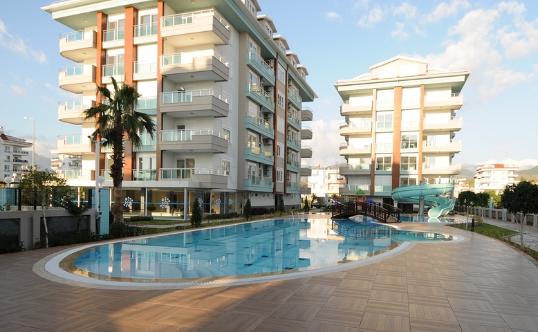 1 + 1 شقة للإيجار على الخط الأول 