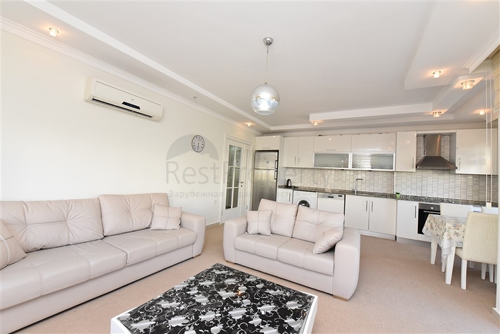 1 + 1 شقة للإيجار على الخط الأول 