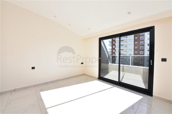 دوبلكس جديدة بسعر مميز -في منطقة  اوبا المركزية -الانيا 