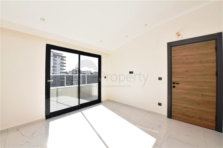 دوبلكس جديدة بسعر مميز -في منطقة  اوبا المركزية -الانيا 