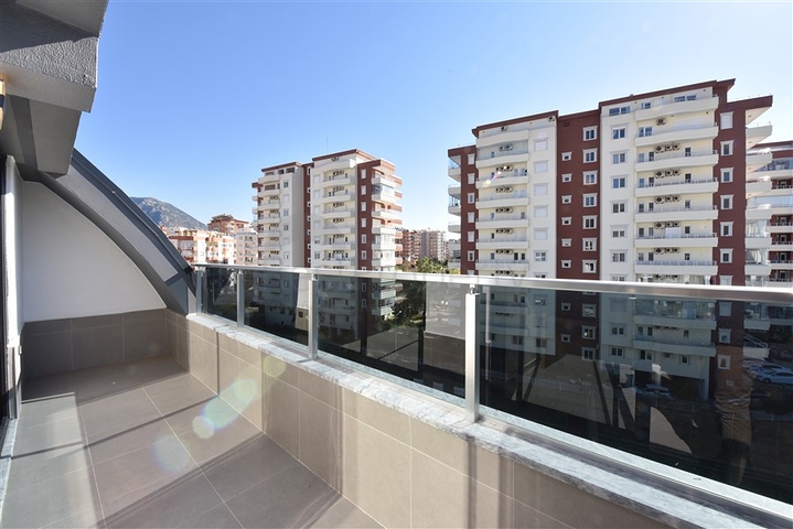 دوبلكس جديدة بسعر مميز -في منطقة  اوبا المركزية -الانيا 