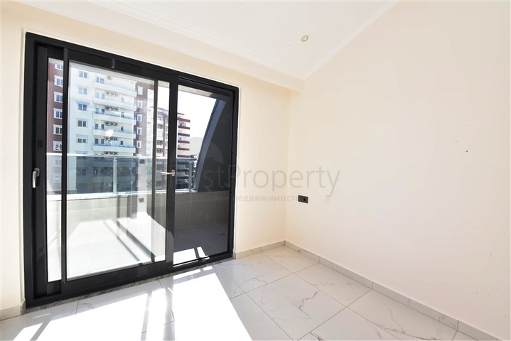 دوبلكس جديدة بسعر مميز -في منطقة  اوبا المركزية -الانيا 