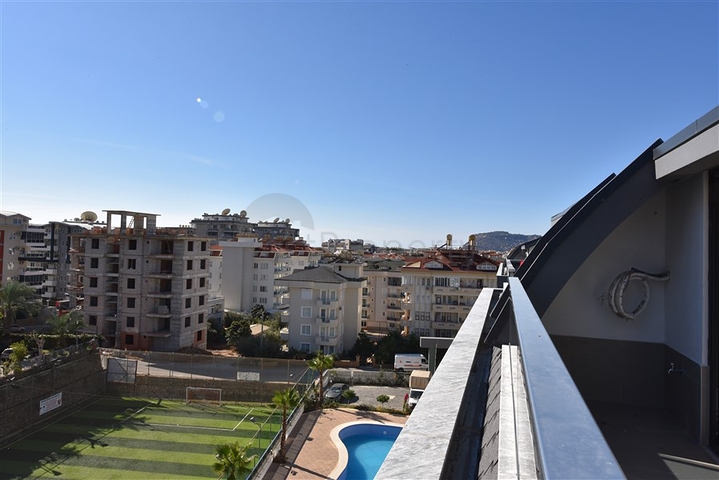 دوبلكس جديدة بسعر مميز -في منطقة  اوبا المركزية -الانيا 