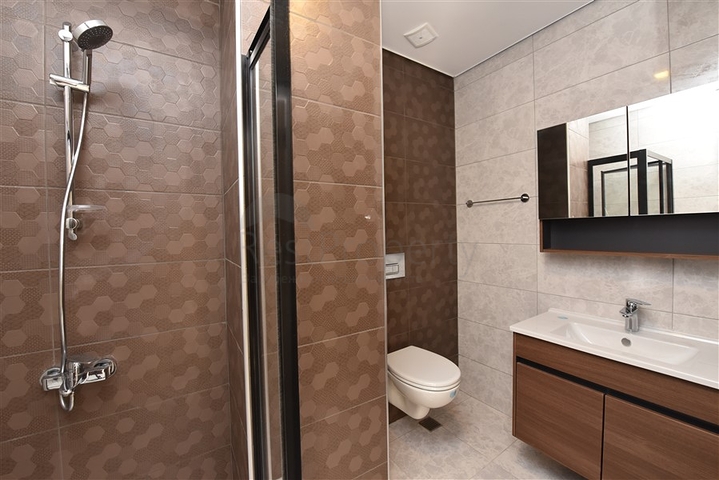 دوبلكس جديدة بسعر مميز -في منطقة  اوبا المركزية -الانيا 