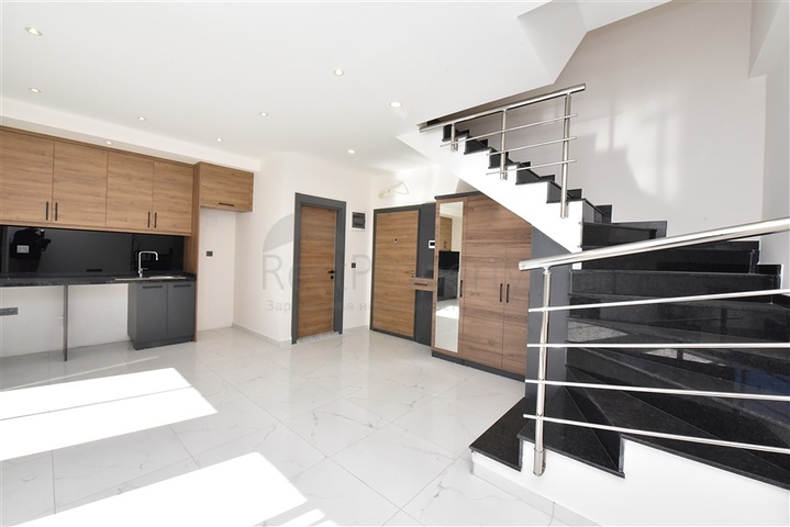 دوبلكس جديدة بسعر مميز -في منطقة  اوبا المركزية -الانيا 