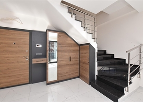 دوبلكس جديدة بسعر مميز -في منطقة  اوبا المركزية -الانيا 