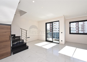 دوبلكس جديدة بسعر مميز -في منطقة  اوبا المركزية -الانيا 