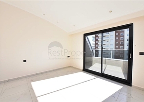 دوبلكس جديدة بسعر مميز -في منطقة  اوبا المركزية -الانيا 