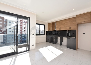 دوبلكس جديدة بسعر مميز -في منطقة  اوبا المركزية -الانيا 