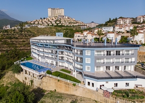 استديو اطلالة بحر -ضمن مجمع سكني يضم كافة الخدمات -في كارجيجاك / الانيا